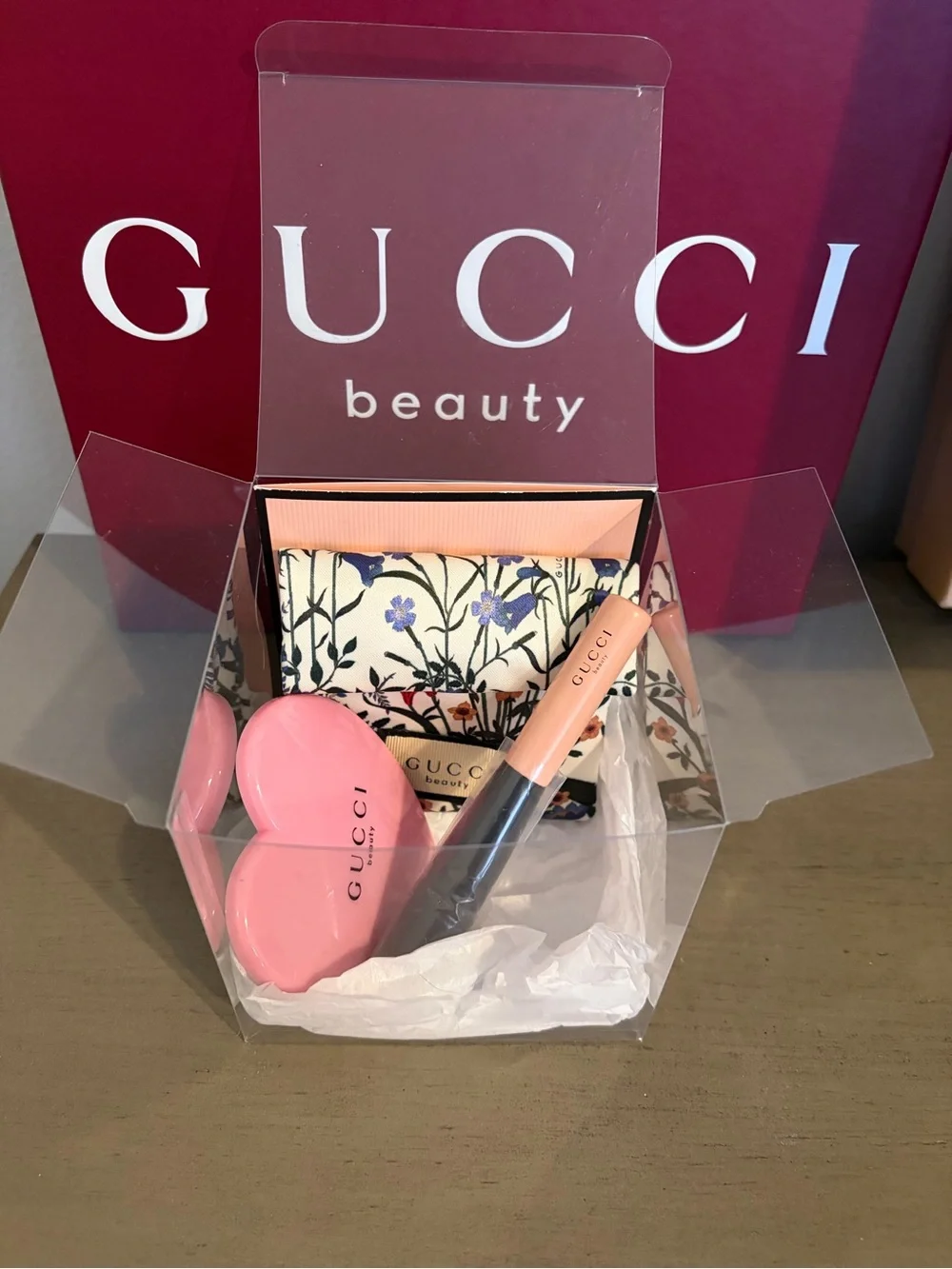 Gucci beauty brush, mirror & jewelry pouch!!❤️ Floral Compact Pouch-Multicolor❤️